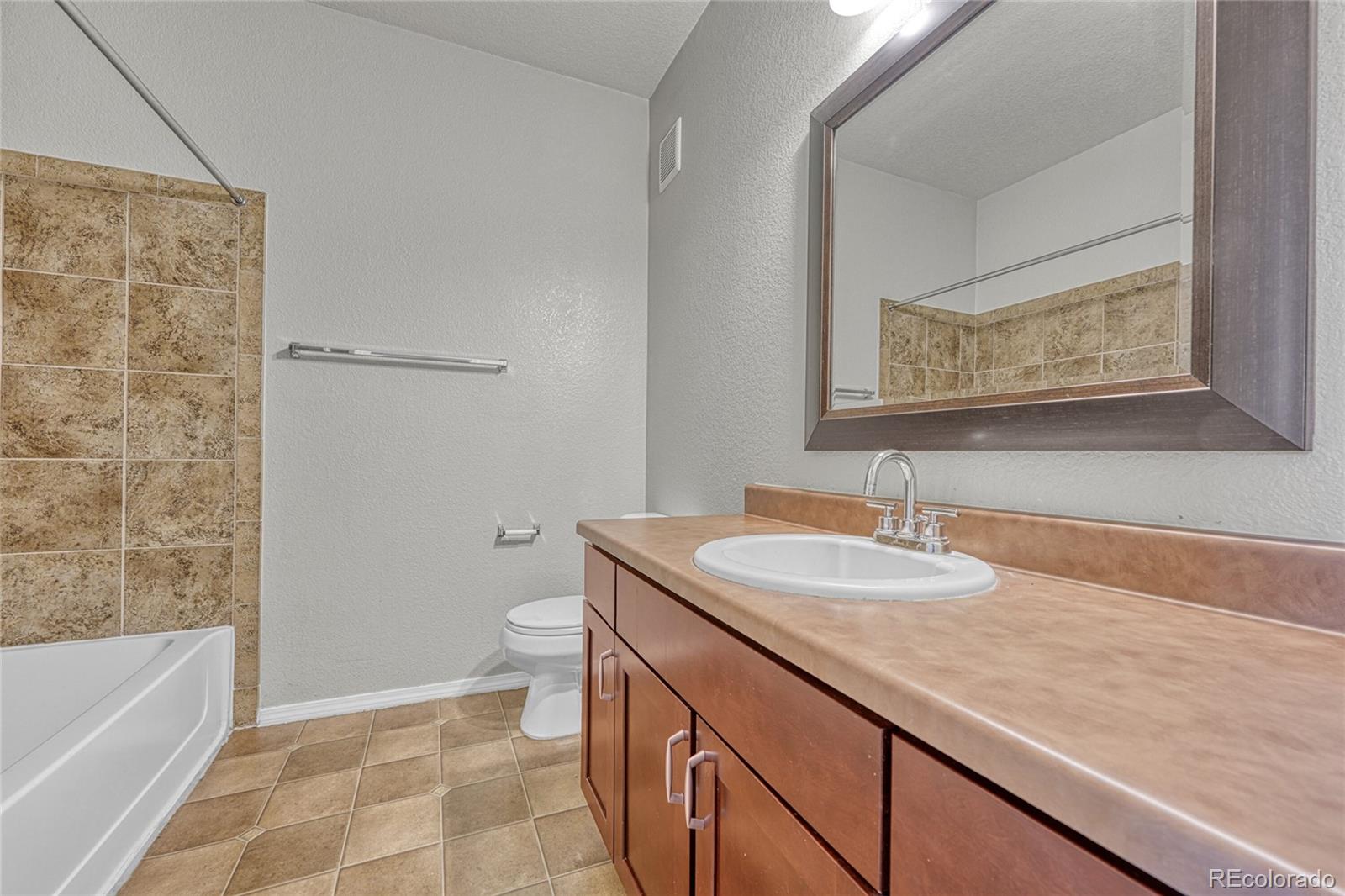 MLS Image #7 for 15540  canyon gulch lane 210,englewood, Colorado