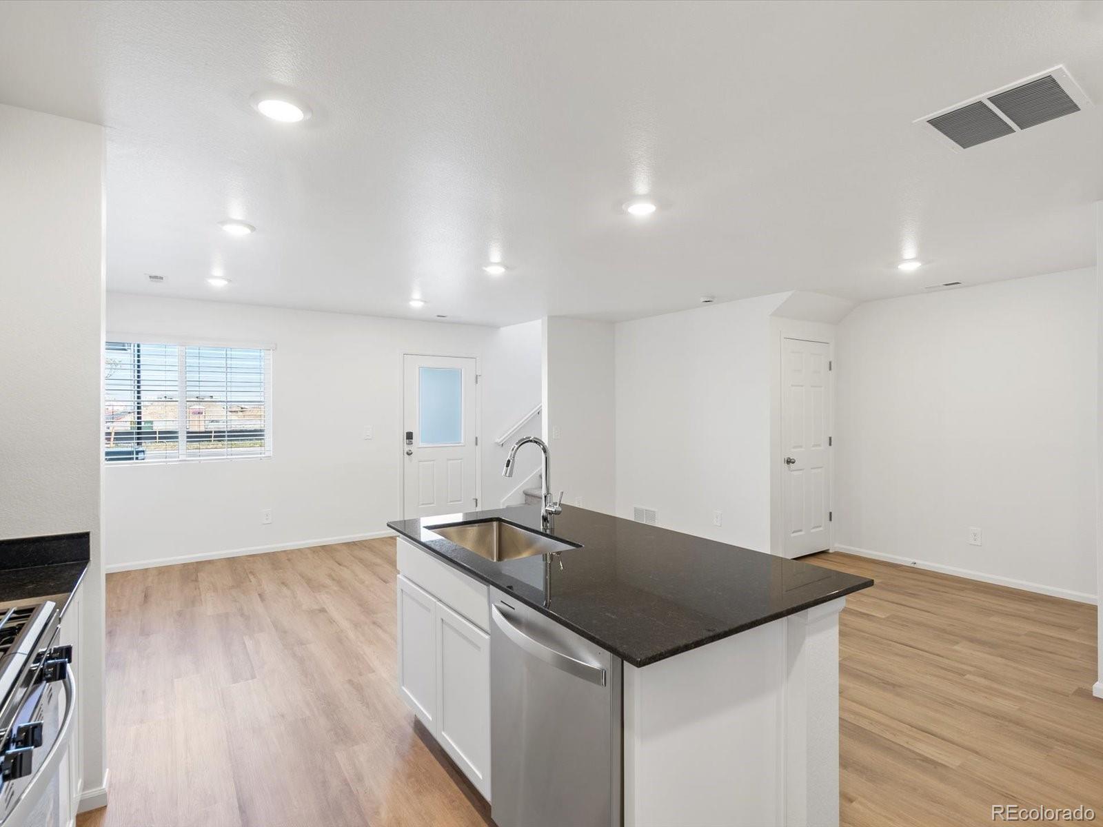 MLS Image #3 for 21256 e 65th drive,aurora, Colorado