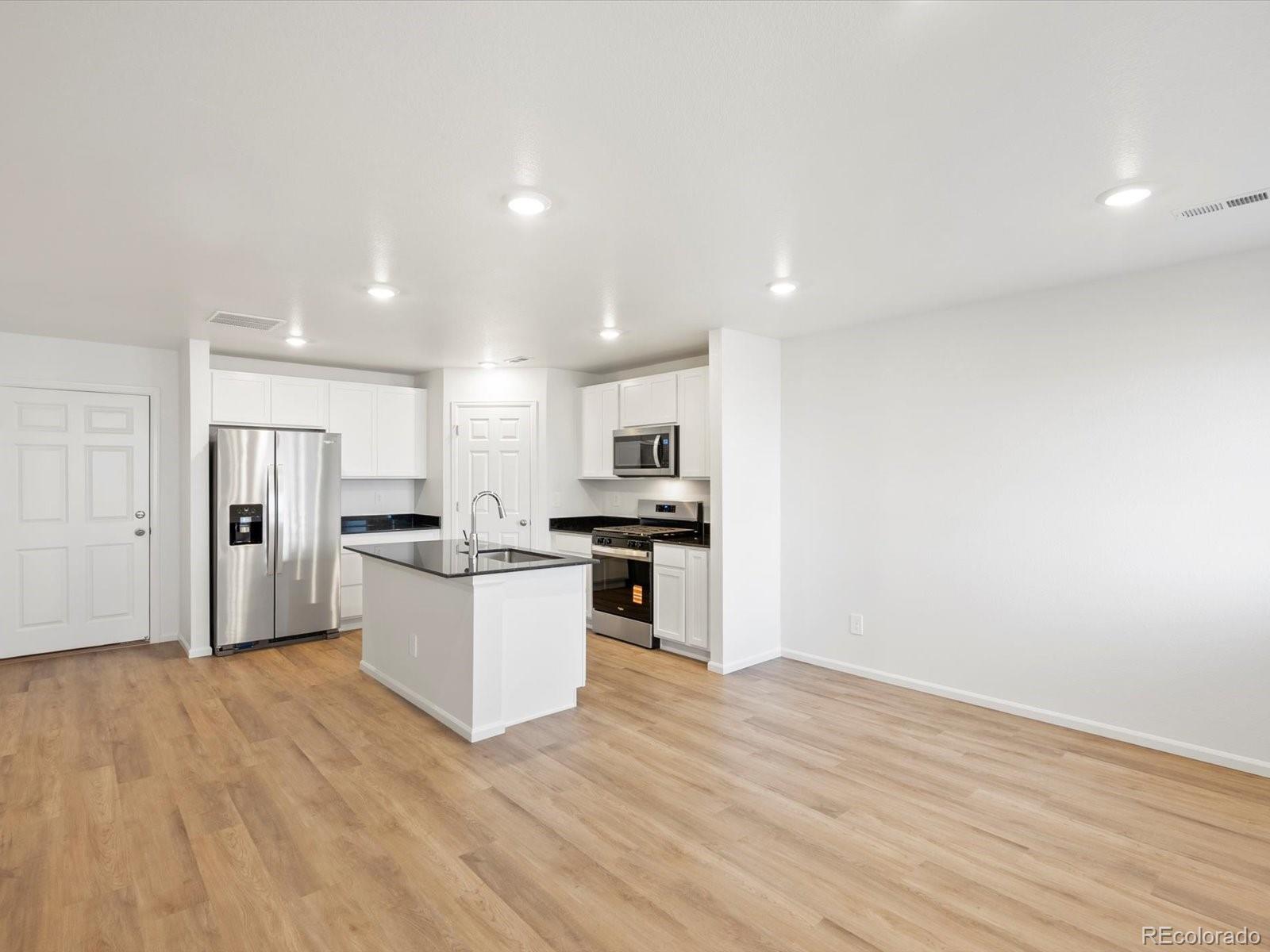 MLS Image #4 for 21256 e 65th drive,aurora, Colorado