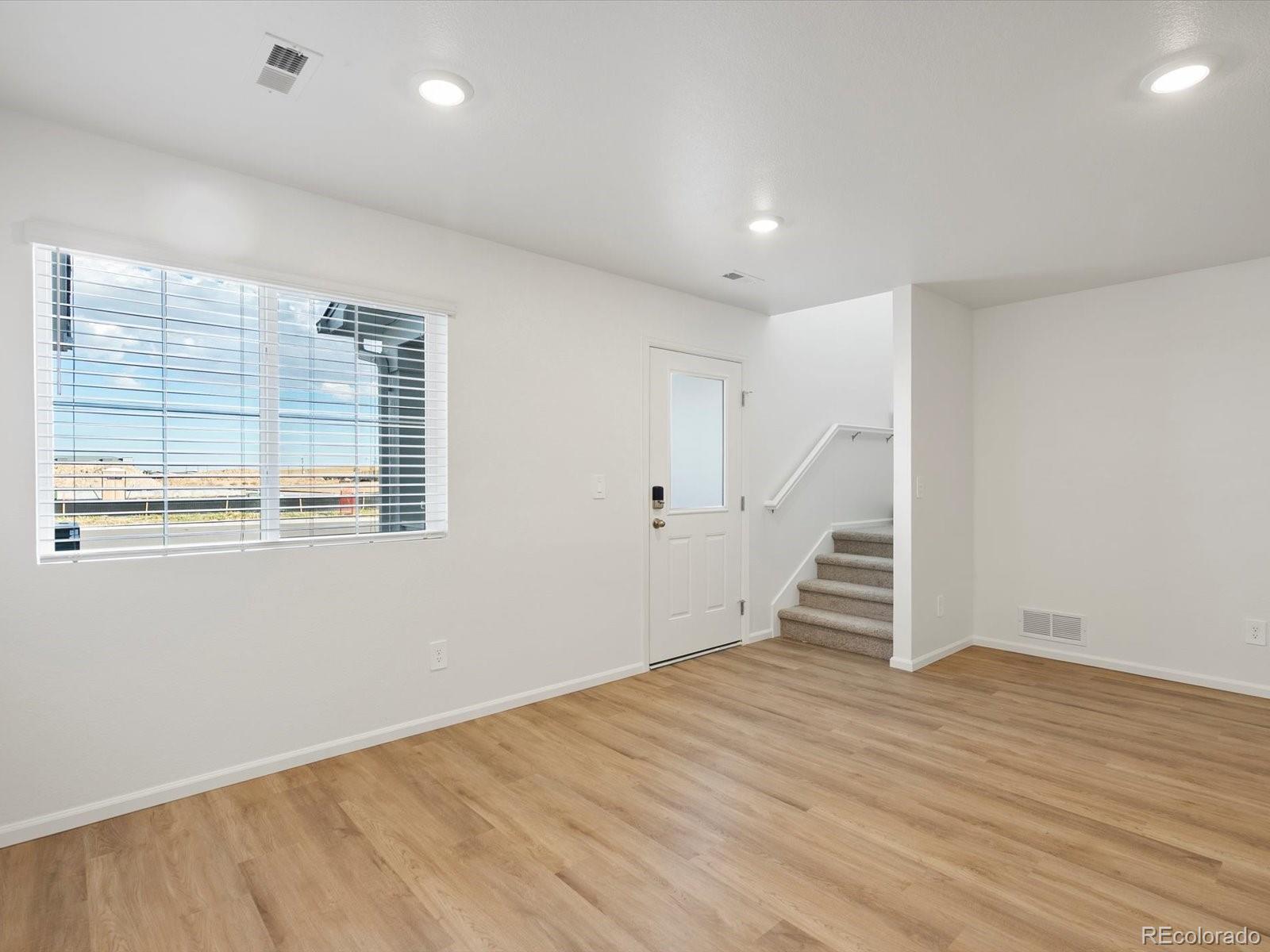 MLS Image #6 for 21256 e 65th drive,aurora, Colorado