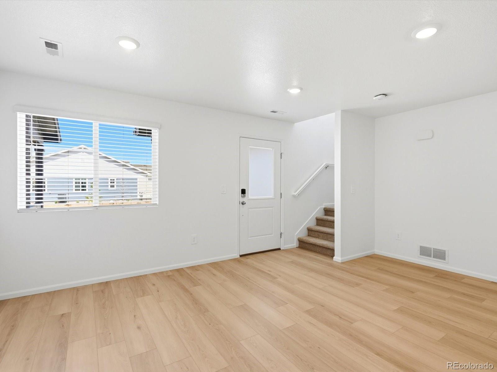 MLS Image #3 for 21236 e 65th drive,aurora, Colorado