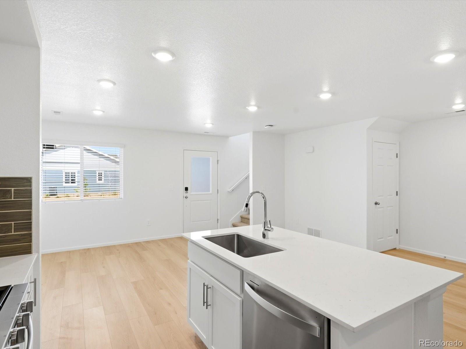 MLS Image #7 for 21236 e 65th drive,aurora, Colorado