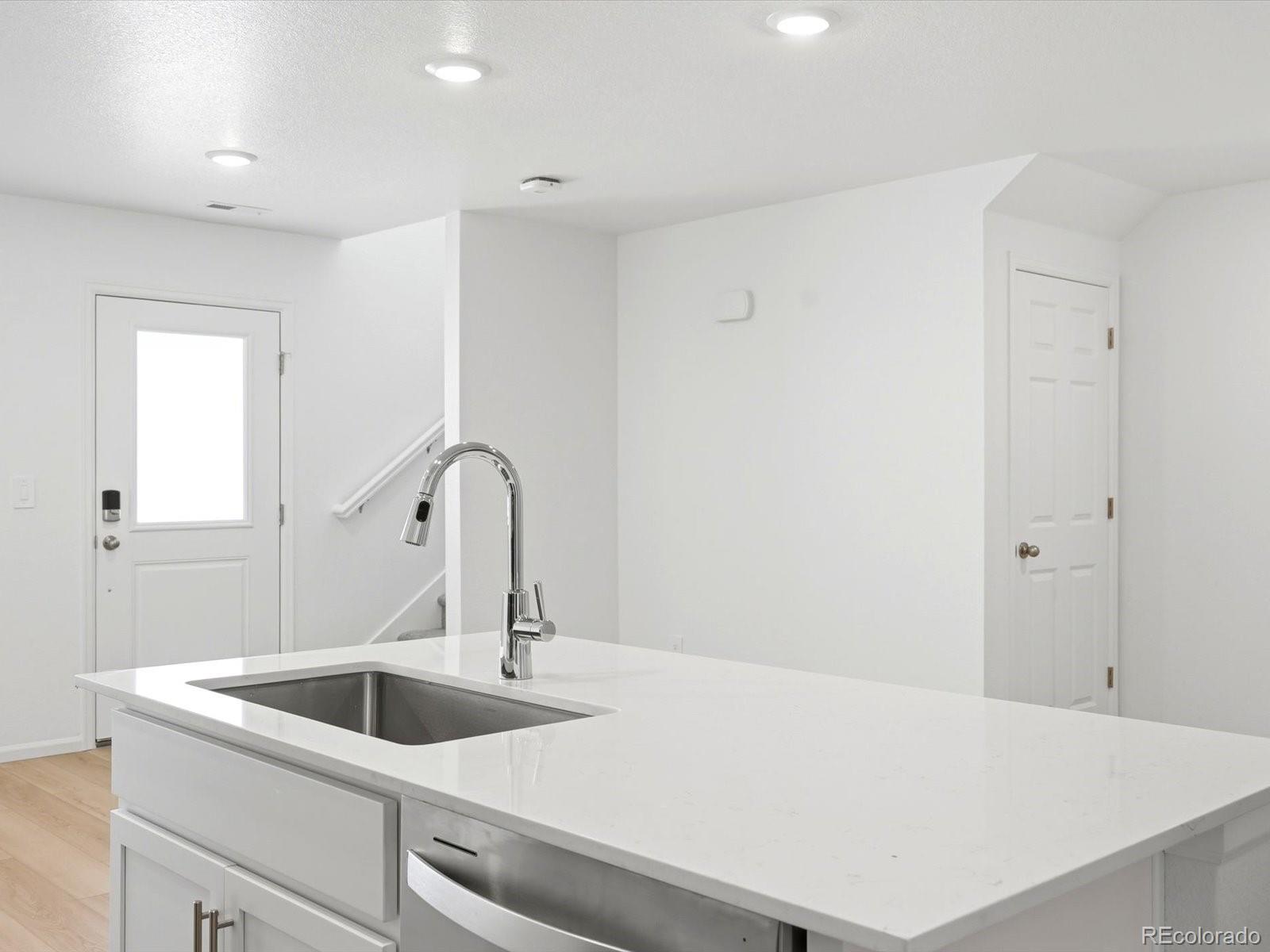 MLS Image #8 for 21236 e 65th drive,aurora, Colorado