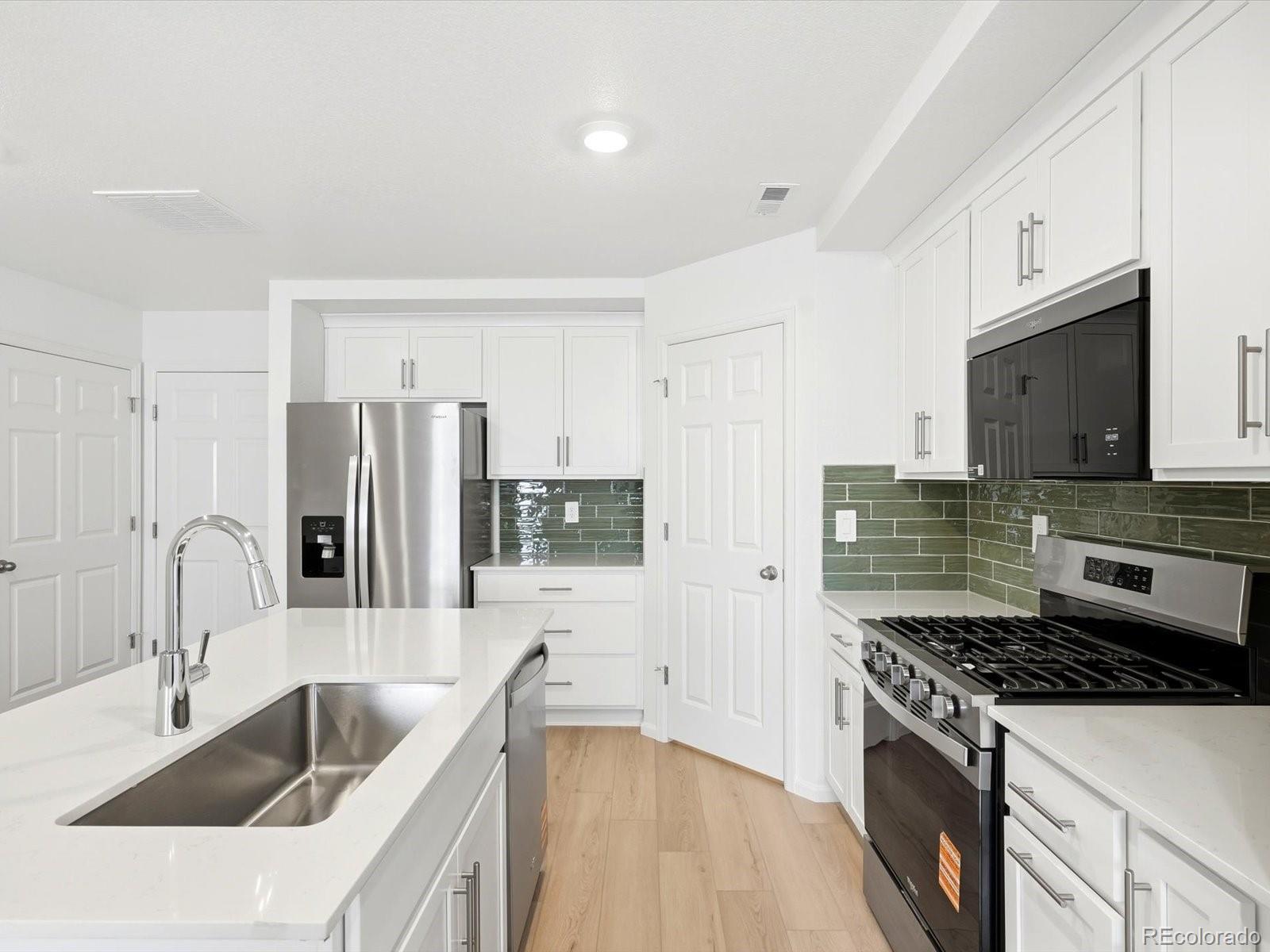 MLS Image #9 for 21236 e 65th drive,aurora, Colorado