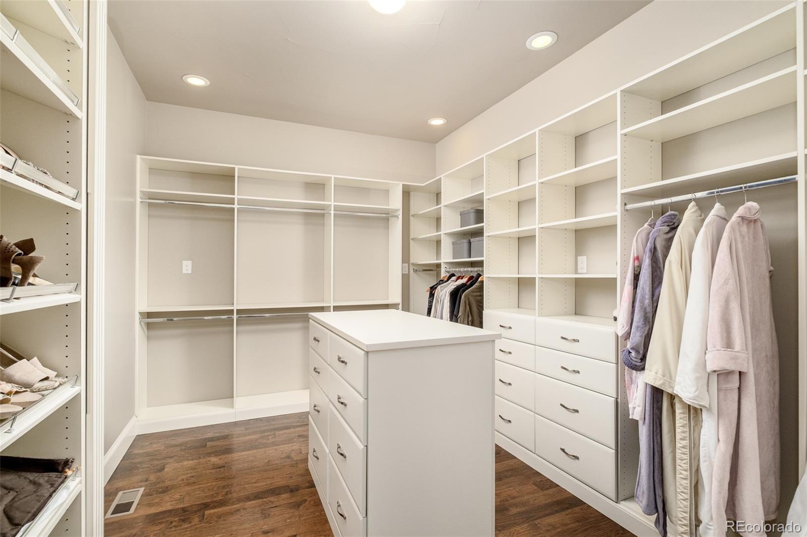 MLS Image #22 for 7056 e lake circle,centennial, Colorado