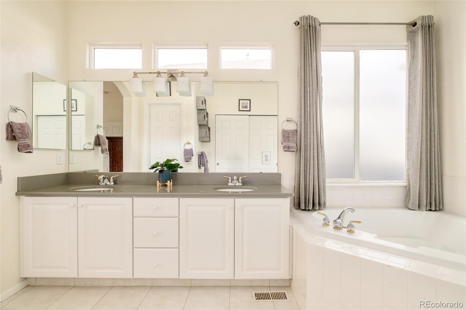 MLS Image #19 for 9371  desert willow trail,highlands ranch, Colorado