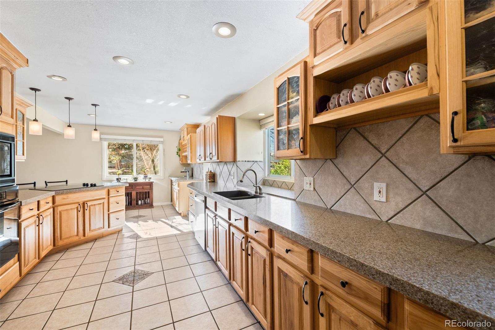 MLS Image #14 for 10665 w 78th avenue,arvada, Colorado