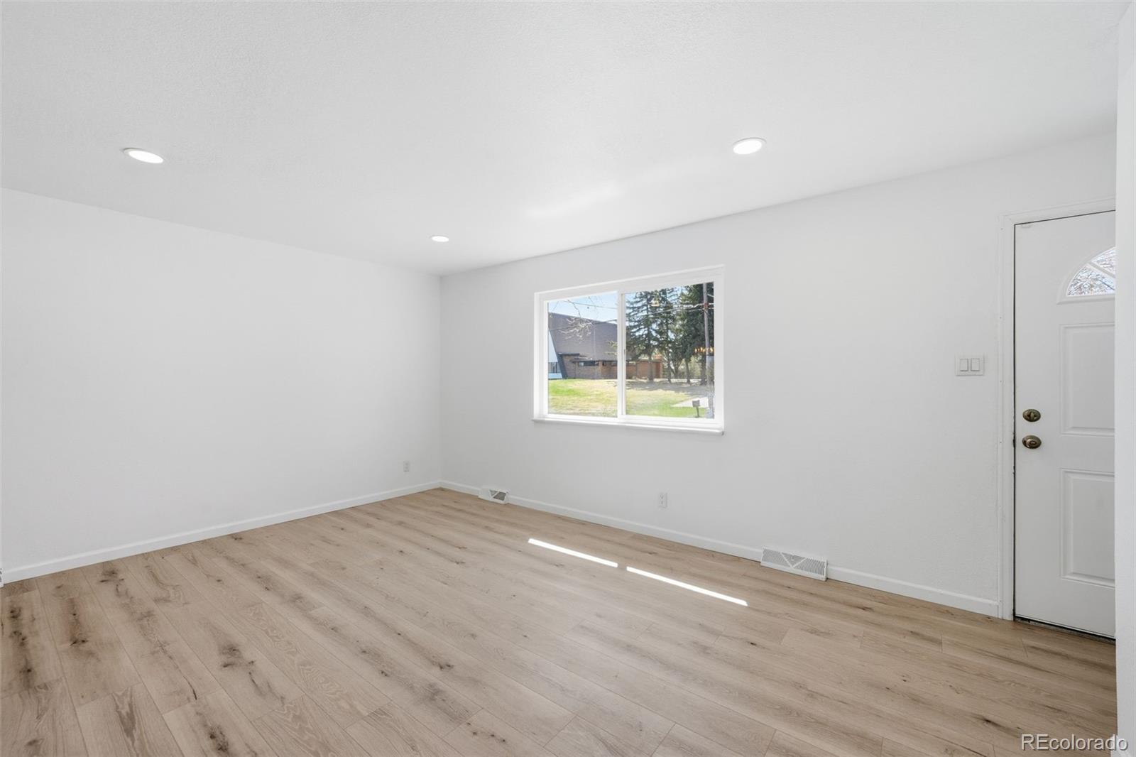 MLS Image #5 for 11549 w virginia avenue,lakewood, Colorado