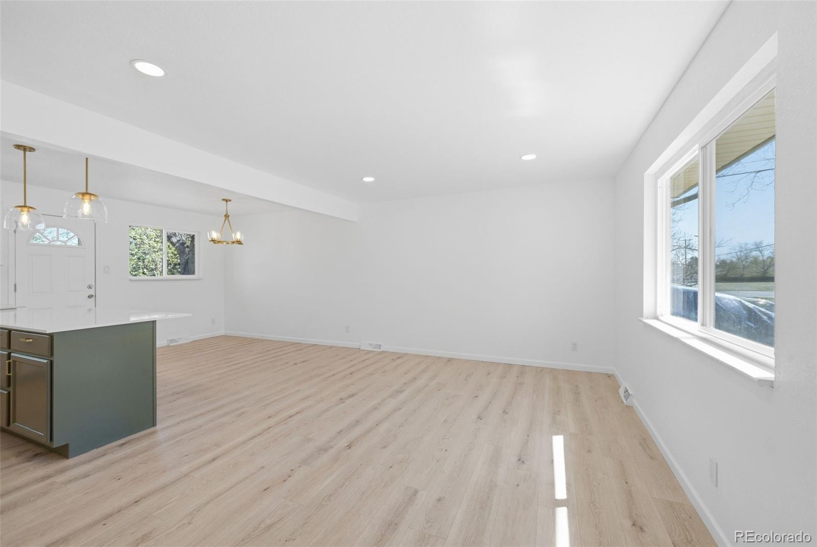 MLS Image #8 for 11549 w virginia avenue,lakewood, Colorado