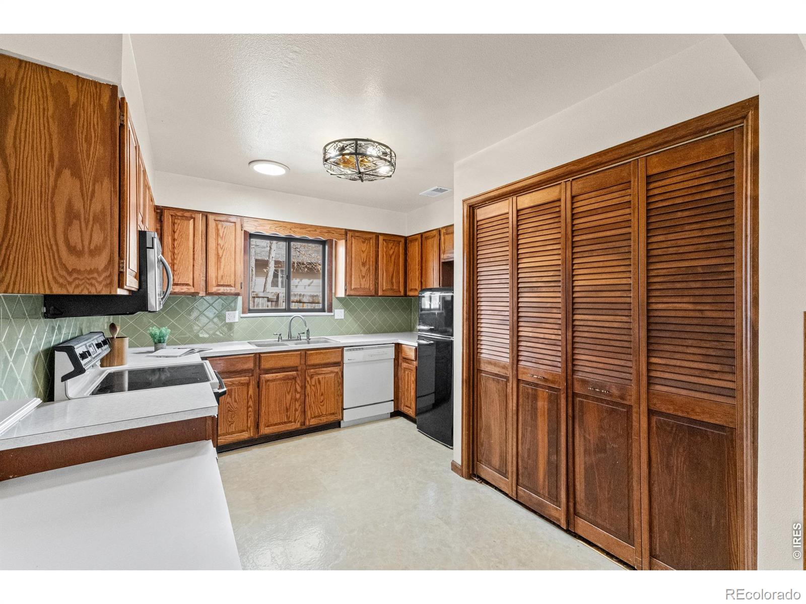 MLS Image #10 for 717  oak street,windsor, Colorado