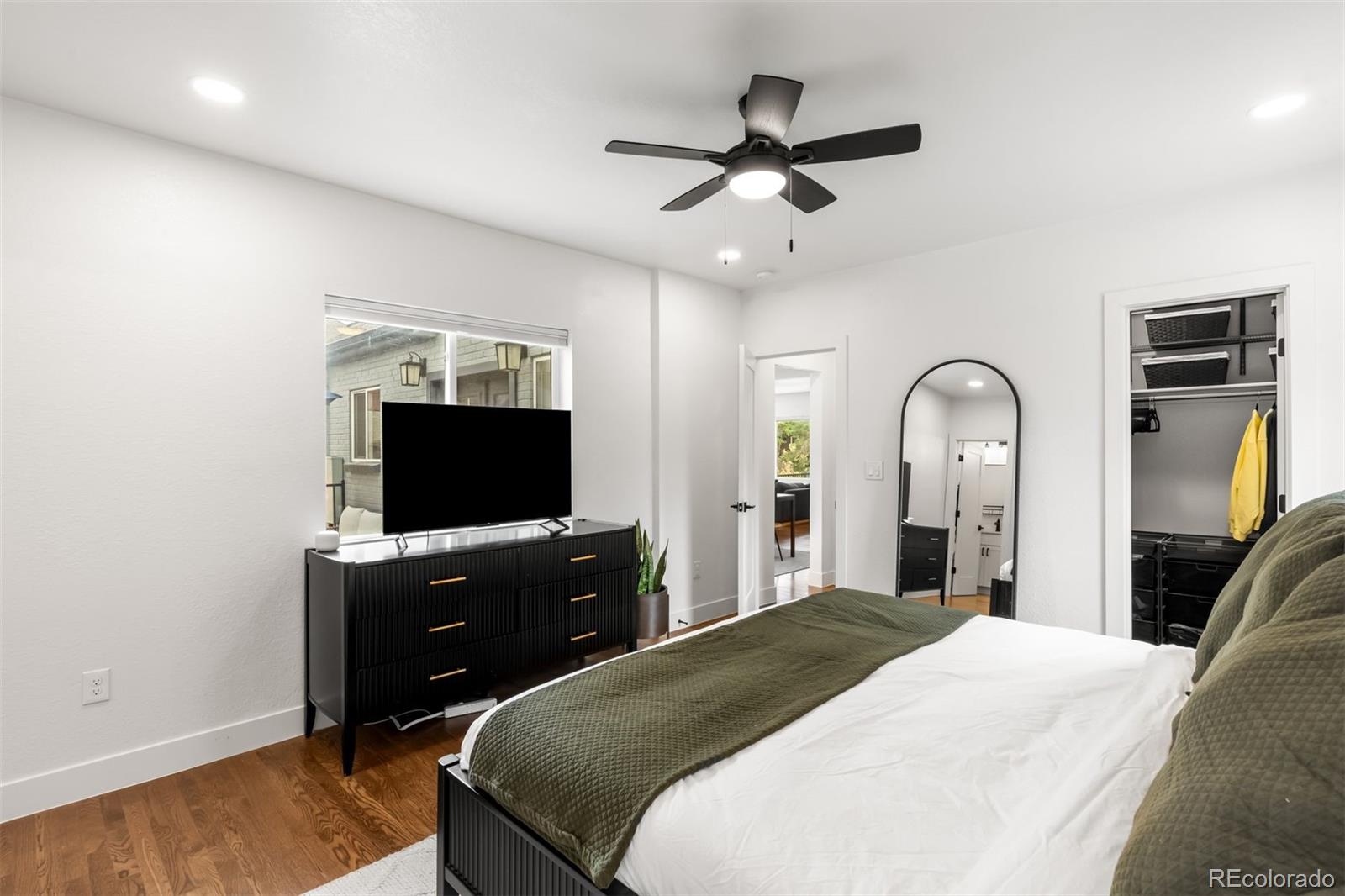 MLS Image #14 for 2028  elm street,denver, Colorado