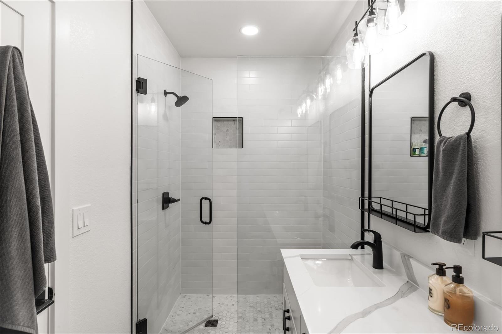 MLS Image #16 for 2028  elm street,denver, Colorado