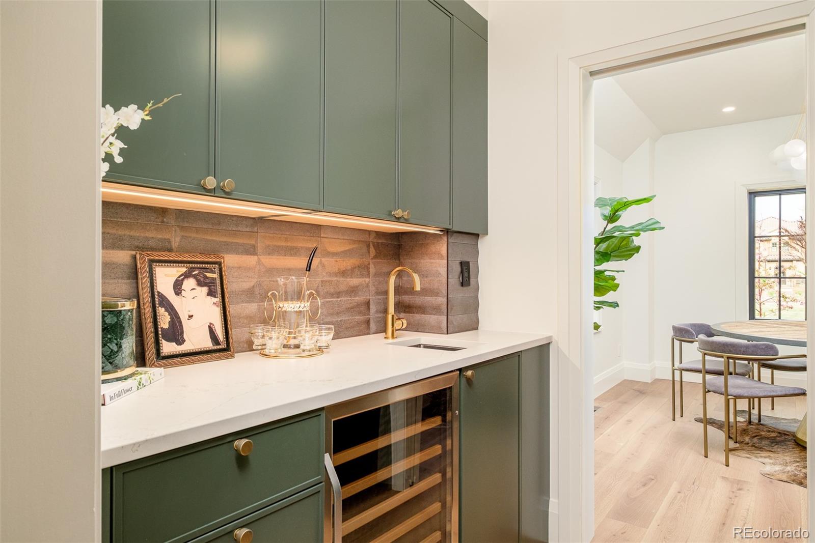 MLS Image #12 for 515  clermont street,denver, Colorado
