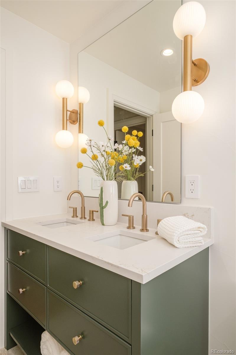 MLS Image #33 for 515  clermont street,denver, Colorado