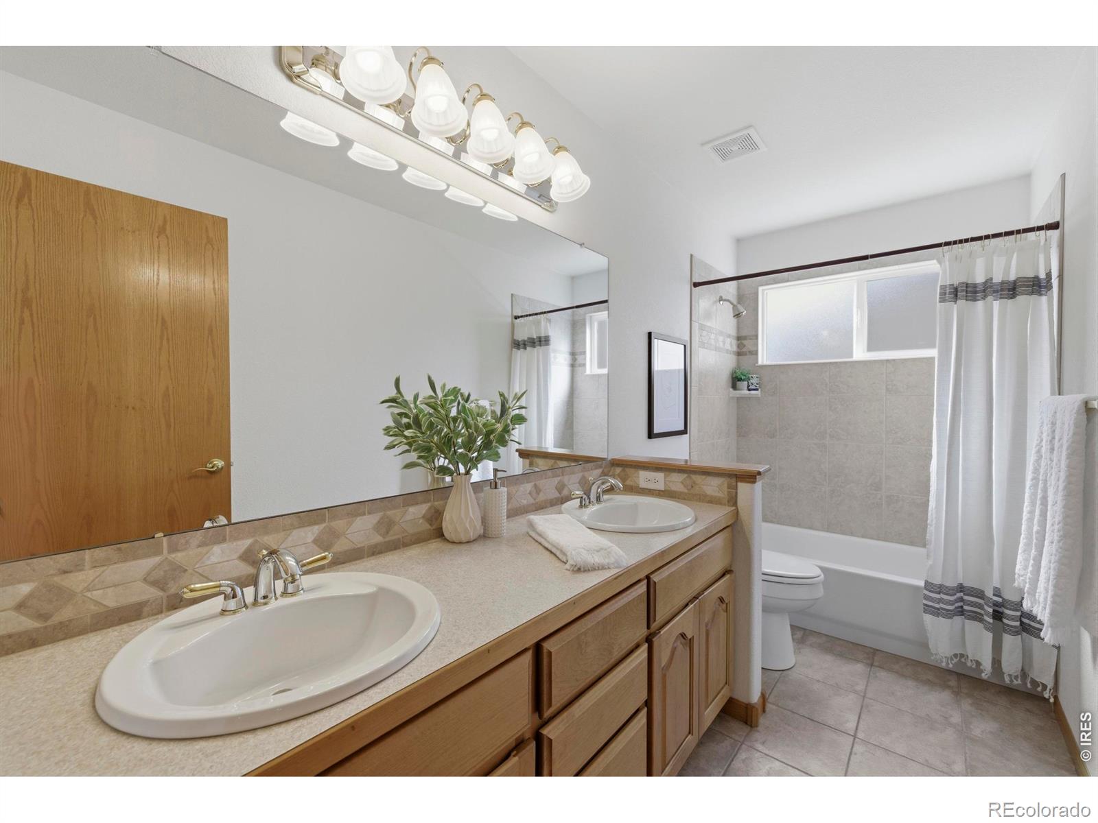 MLS Image #28 for 3075  challenger point drive,loveland, Colorado