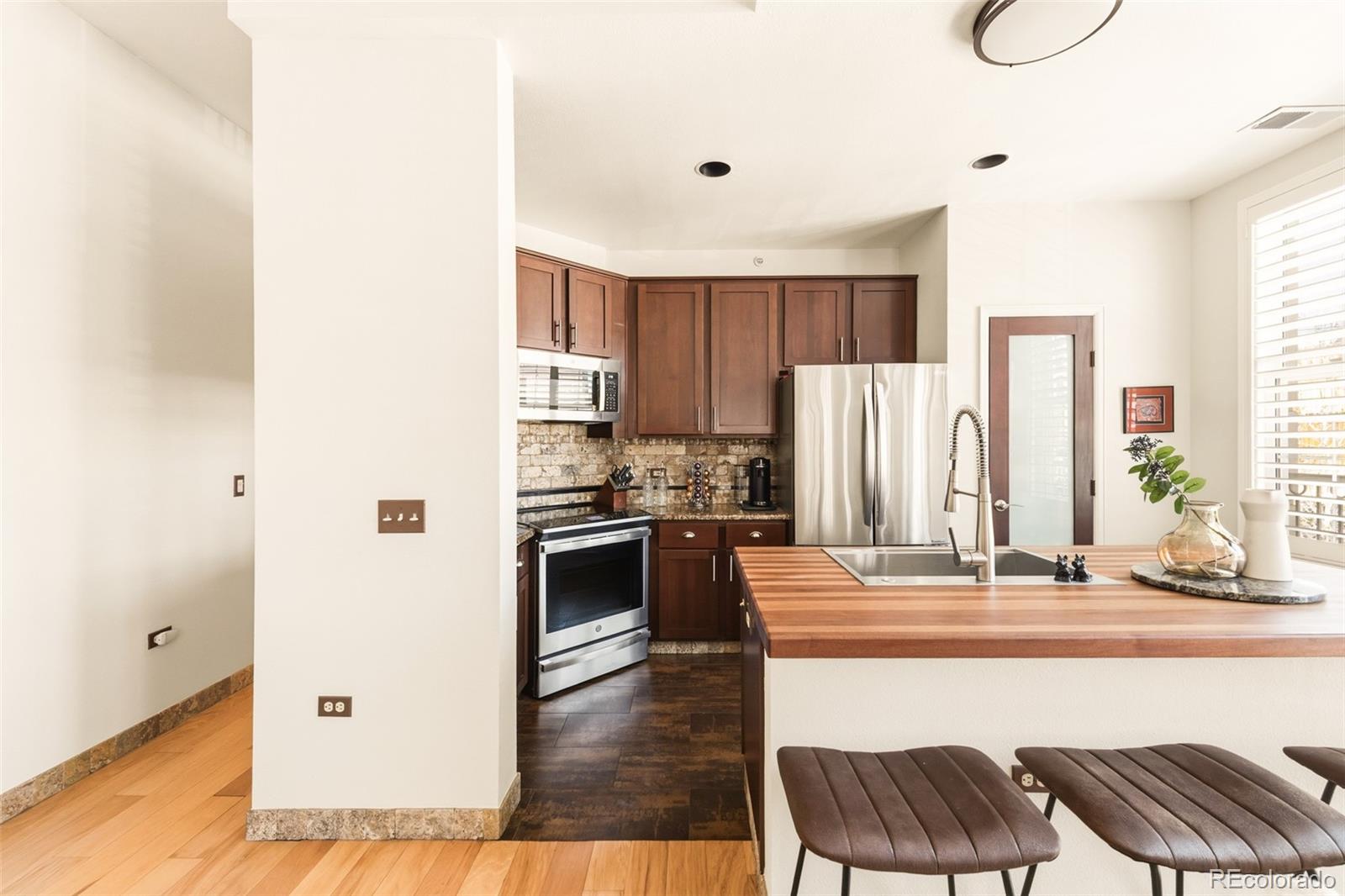 MLS Image #4 for 1200  cherokee street 107,denver, Colorado
