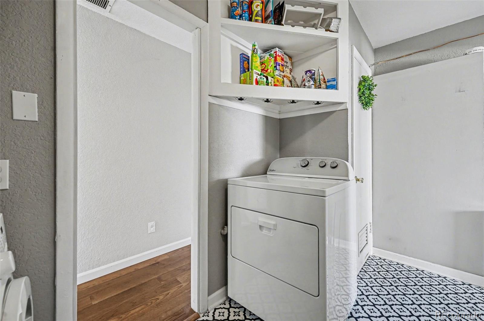 MLS Image #16 for 3026 s flamingo way,denver, Colorado
