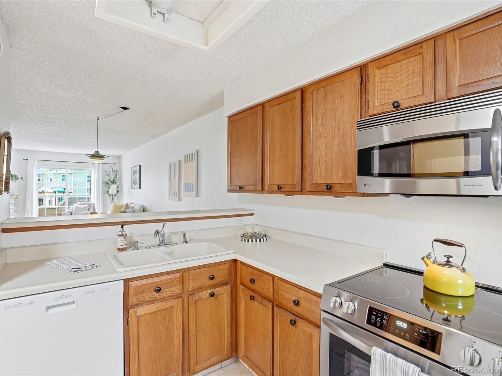 MLS Image #4 for 1818 s quebec way,denver, Colorado