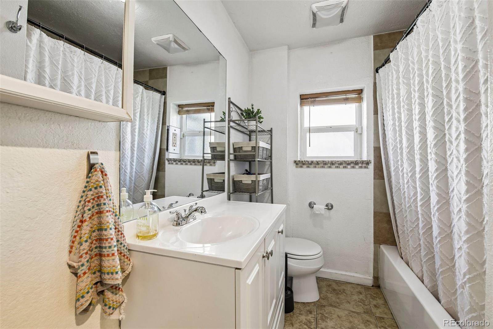 MLS Image #13 for 572 s newton street,denver, Colorado