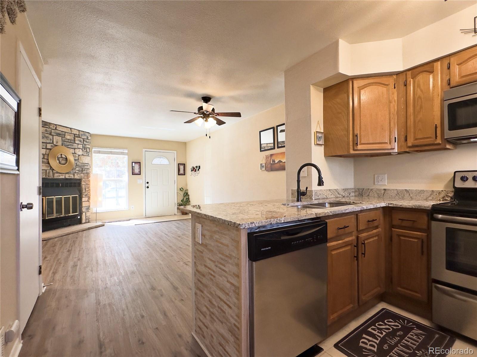 MLS Image #5 for 15475 e louisiana avenue,aurora, Colorado