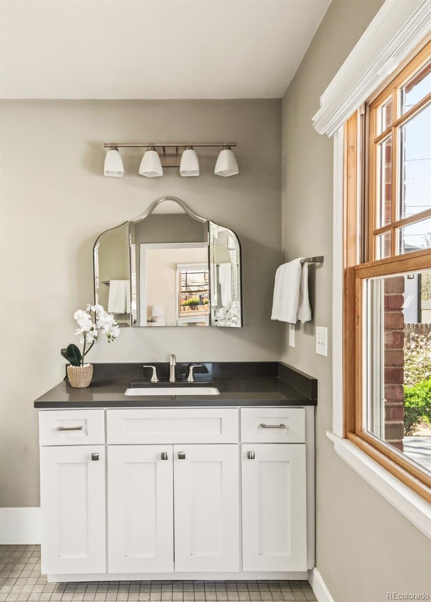 MLS Image #19 for 2547  krameria street,denver, Colorado