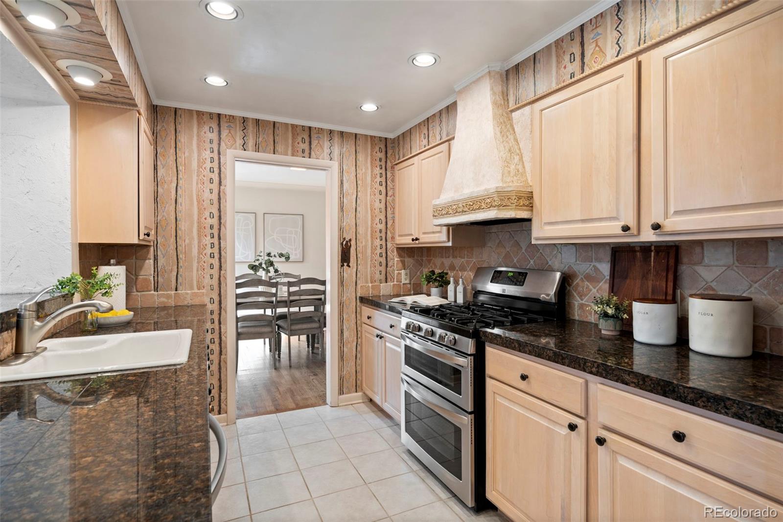MLS Image #17 for 885  everett street,lakewood, Colorado