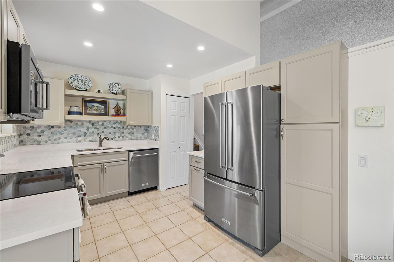 MLS Image #10 for 18925 w 59th place,golden, Colorado