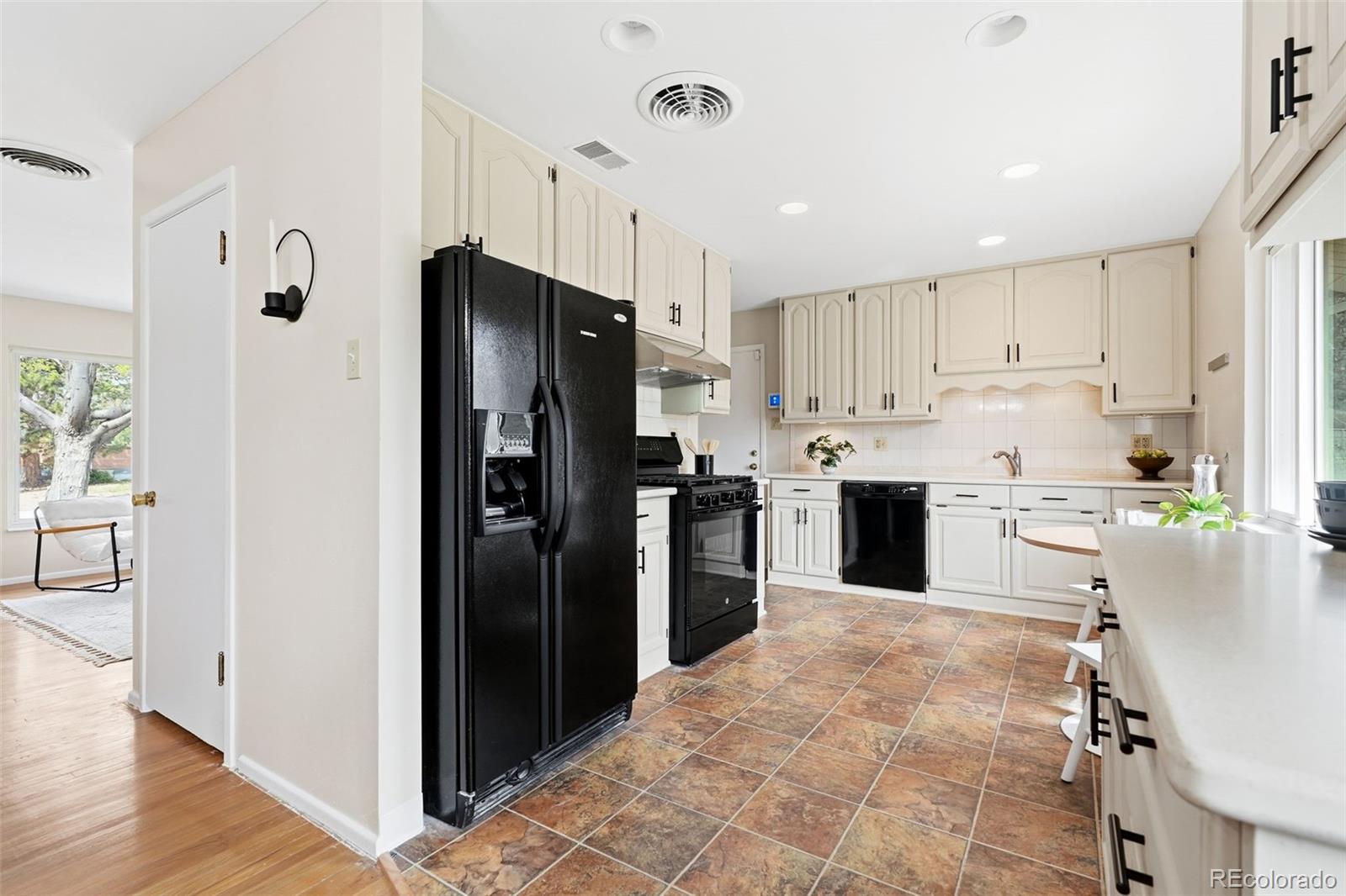 MLS Image #9 for 3240 s lowell boulevard,denver, Colorado