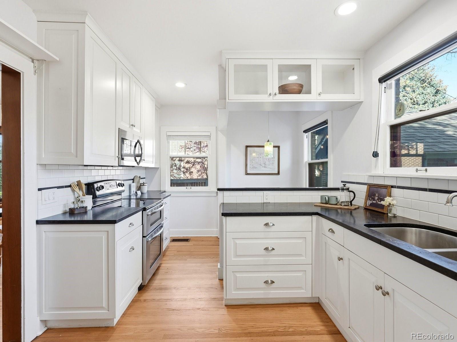 MLS Image #10 for 4345 e 17th avenue parkway,denver, Colorado