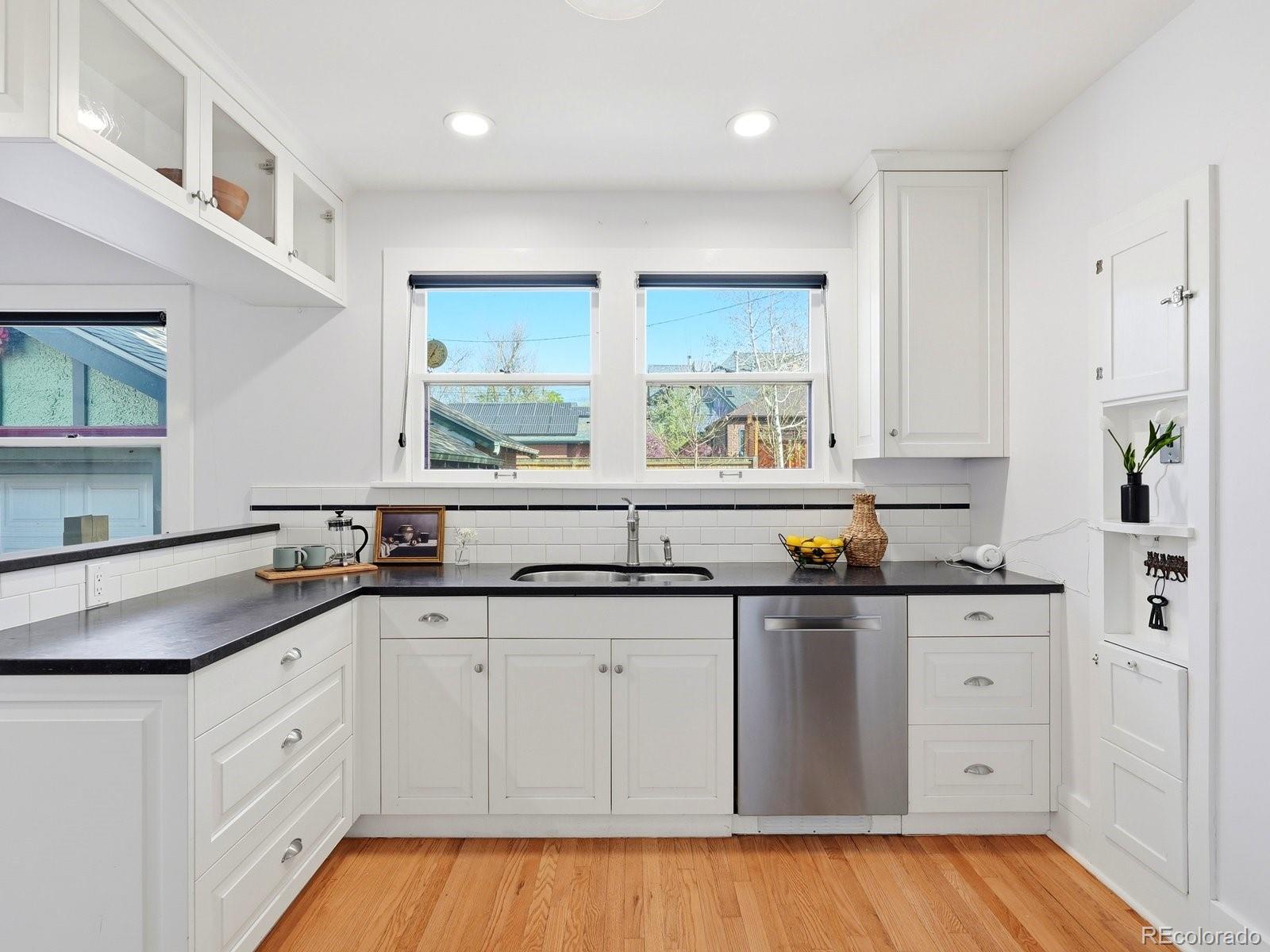 MLS Image #9 for 4345 e 17th avenue parkway,denver, Colorado