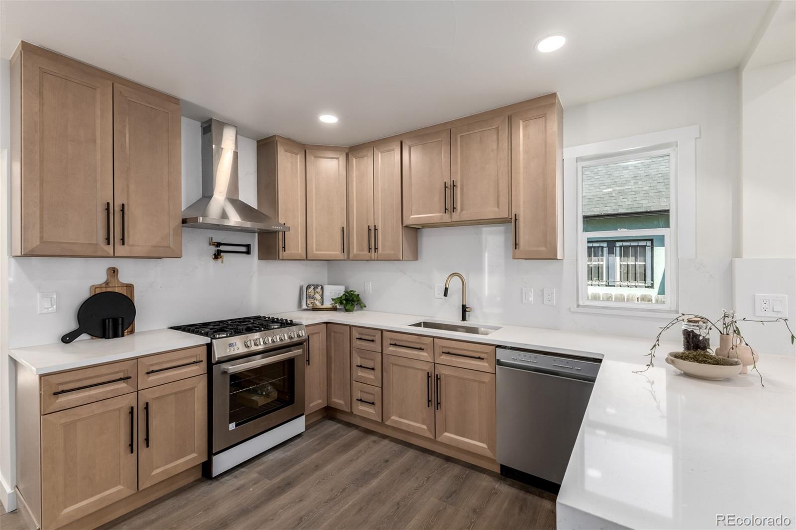 MLS Image #10 for 949  lipan street,denver, Colorado