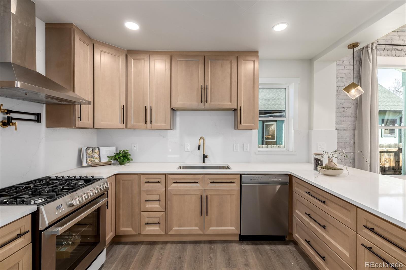 MLS Image #11 for 949  lipan street,denver, Colorado