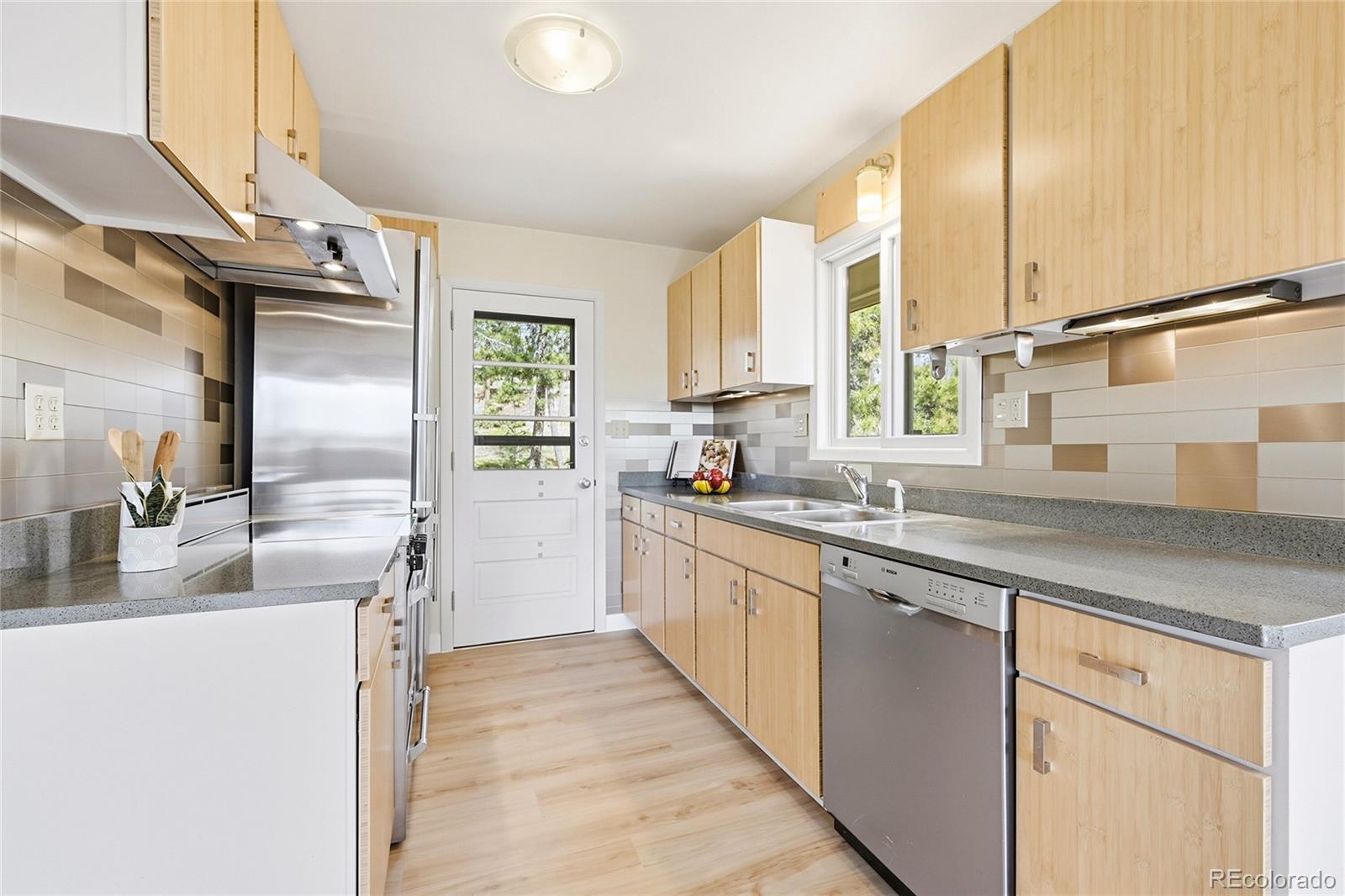 MLS Image #15 for 10568  walters circle,morrison, Colorado