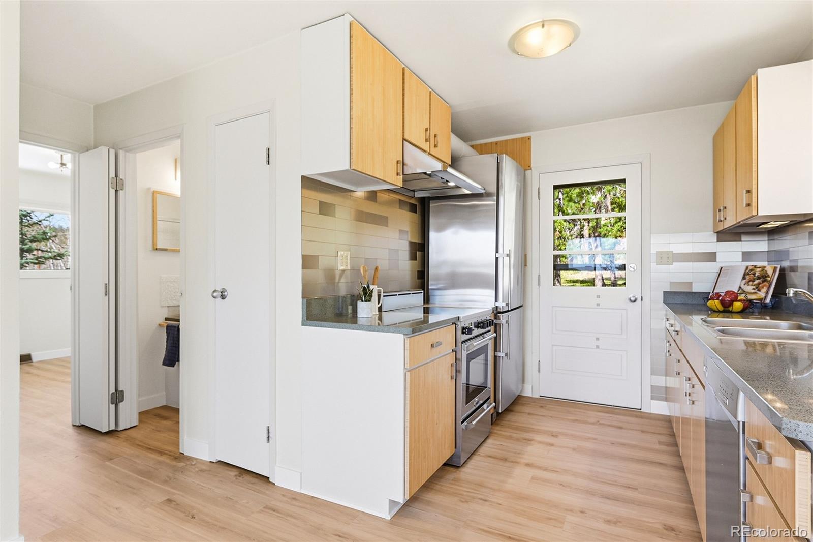 MLS Image #18 for 10568  walters circle,morrison, Colorado