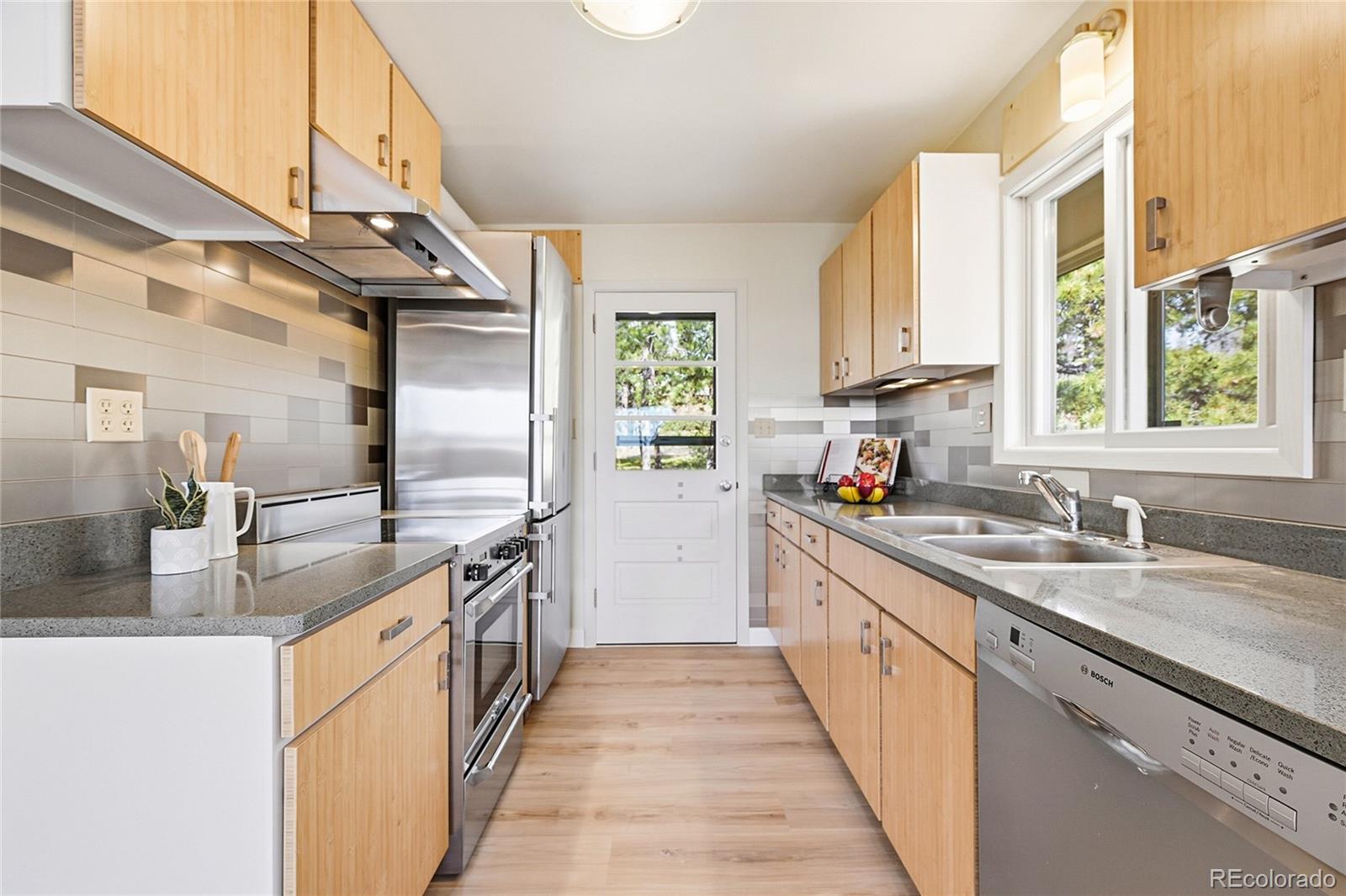 MLS Image #3 for 10568  walters circle,morrison, Colorado