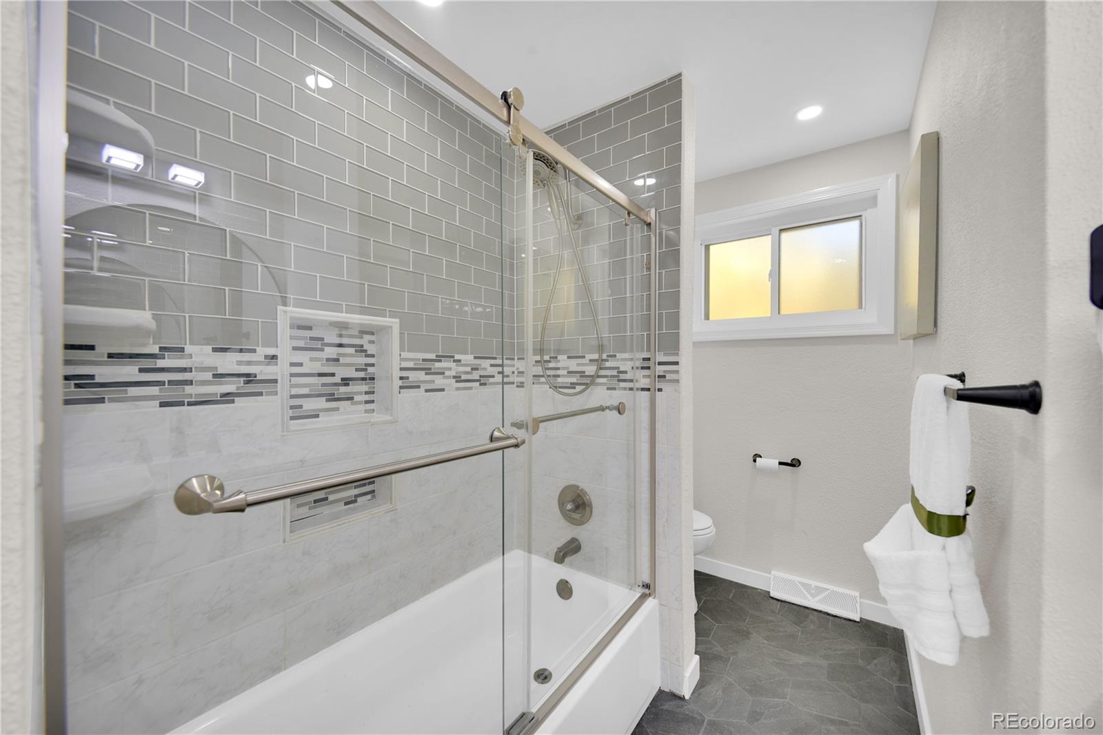 MLS Image #10 for 115  hemlock way,broomfield, Colorado