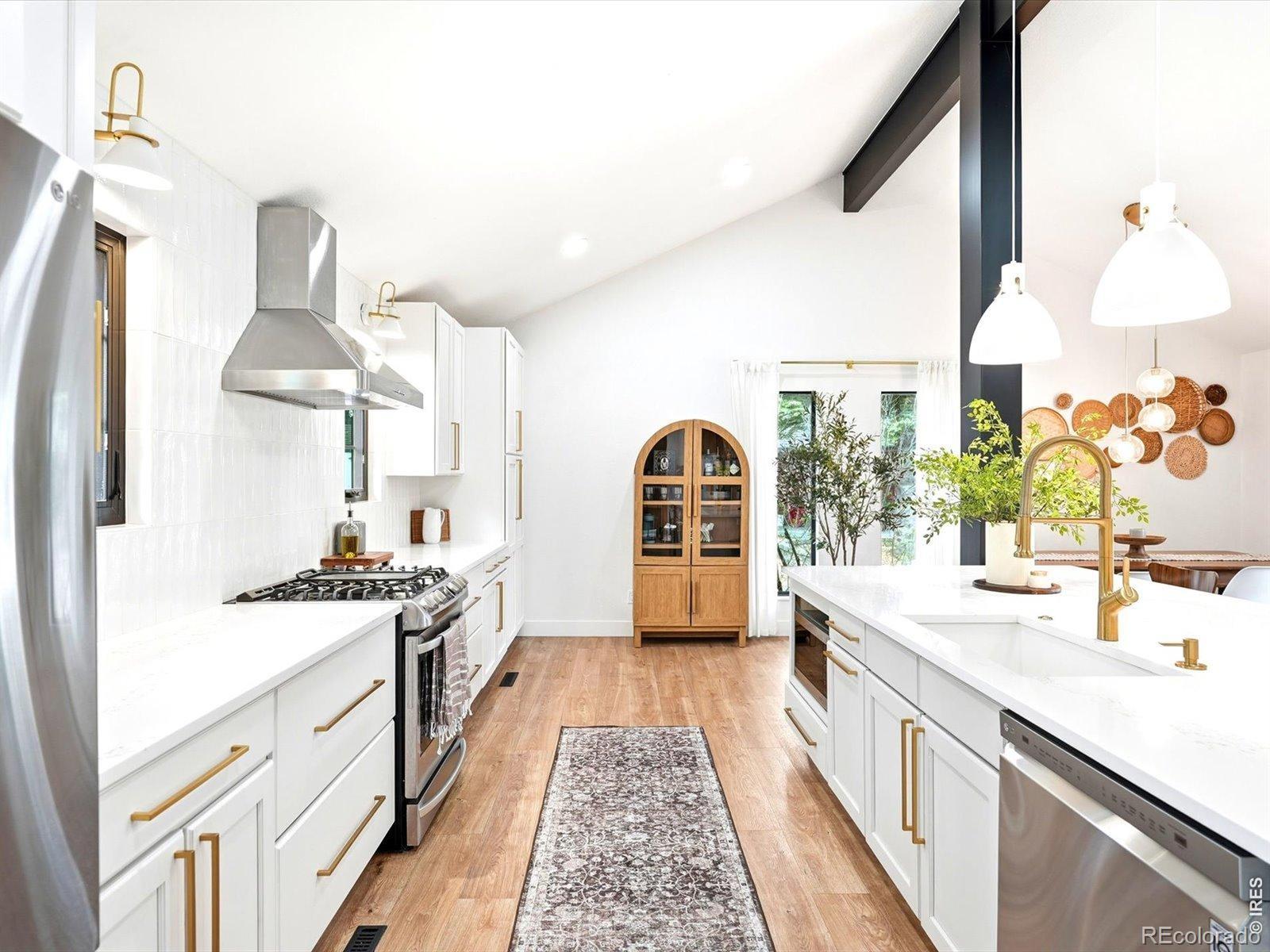 MLS Image #5 for 3501  lakeview circle,longmont, Colorado