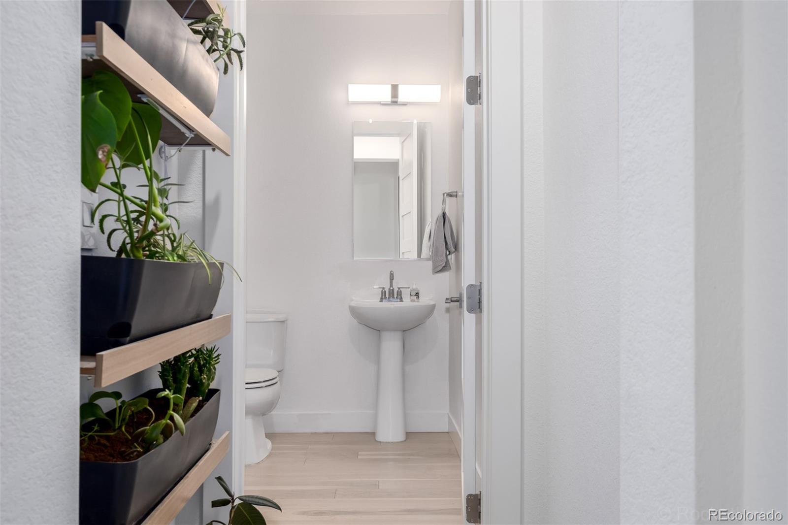 MLS Image #9 for 10246 e 59th place,denver, Colorado