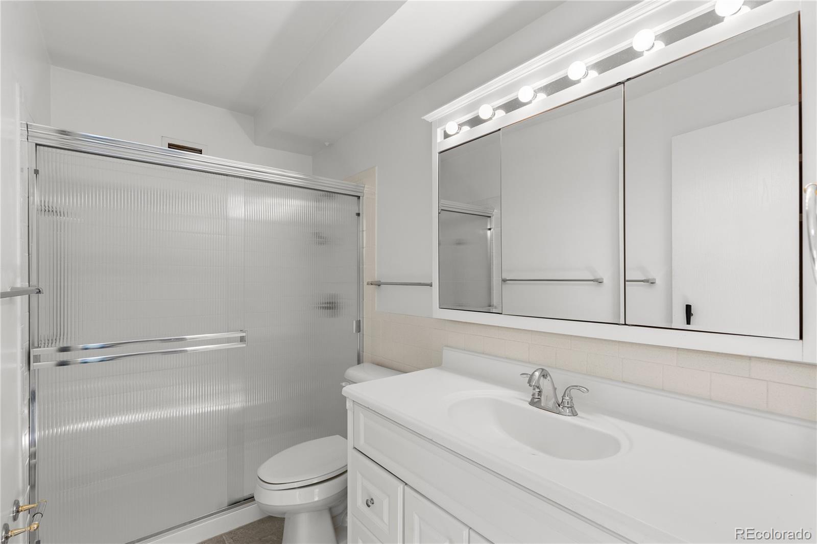MLS Image #19 for 750 s clinton street,denver, Colorado