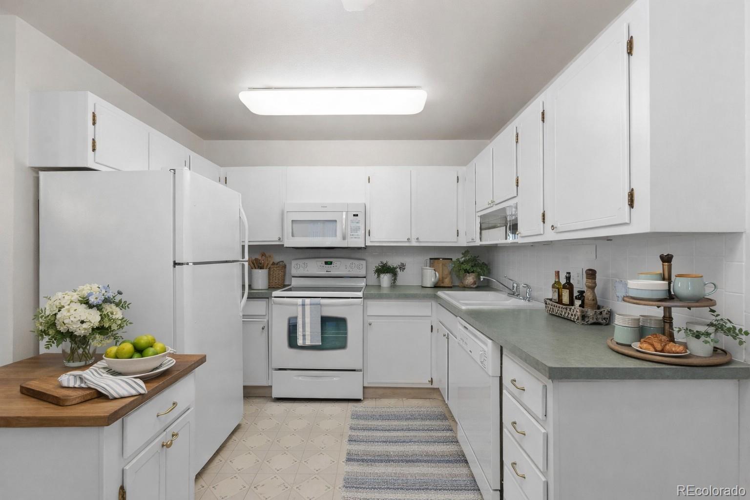 MLS Image #2 for 750 s clinton street,denver, Colorado