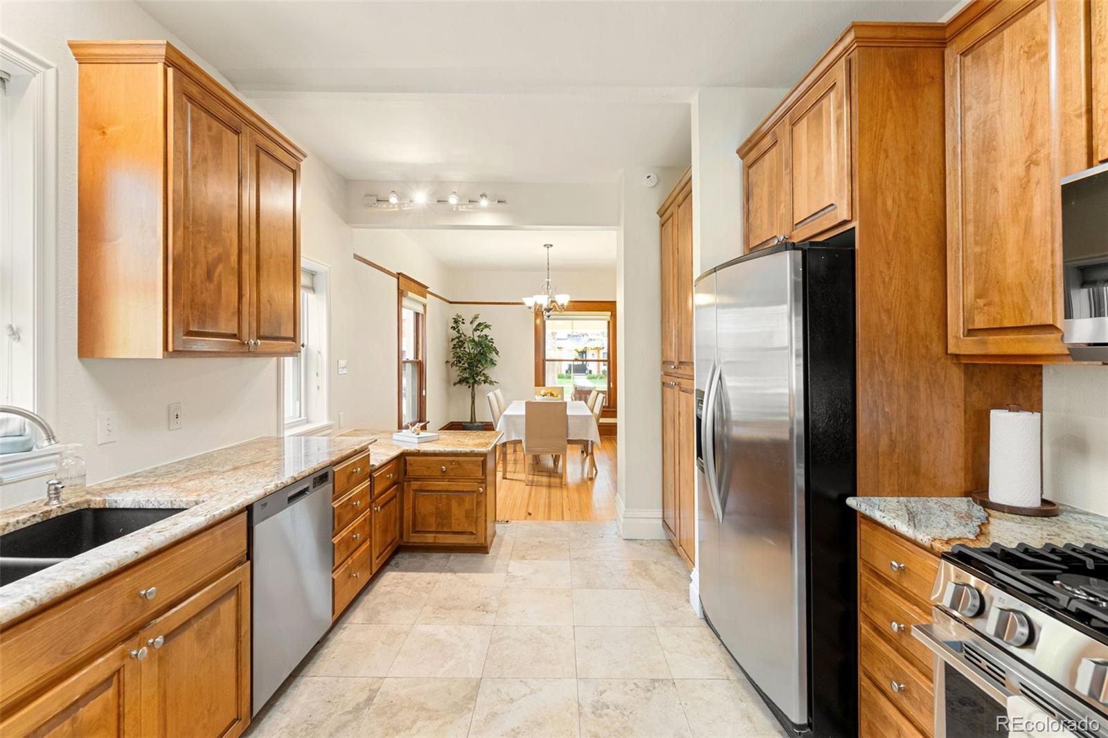 MLS Image #11 for 2171 s columbine street,denver, Colorado