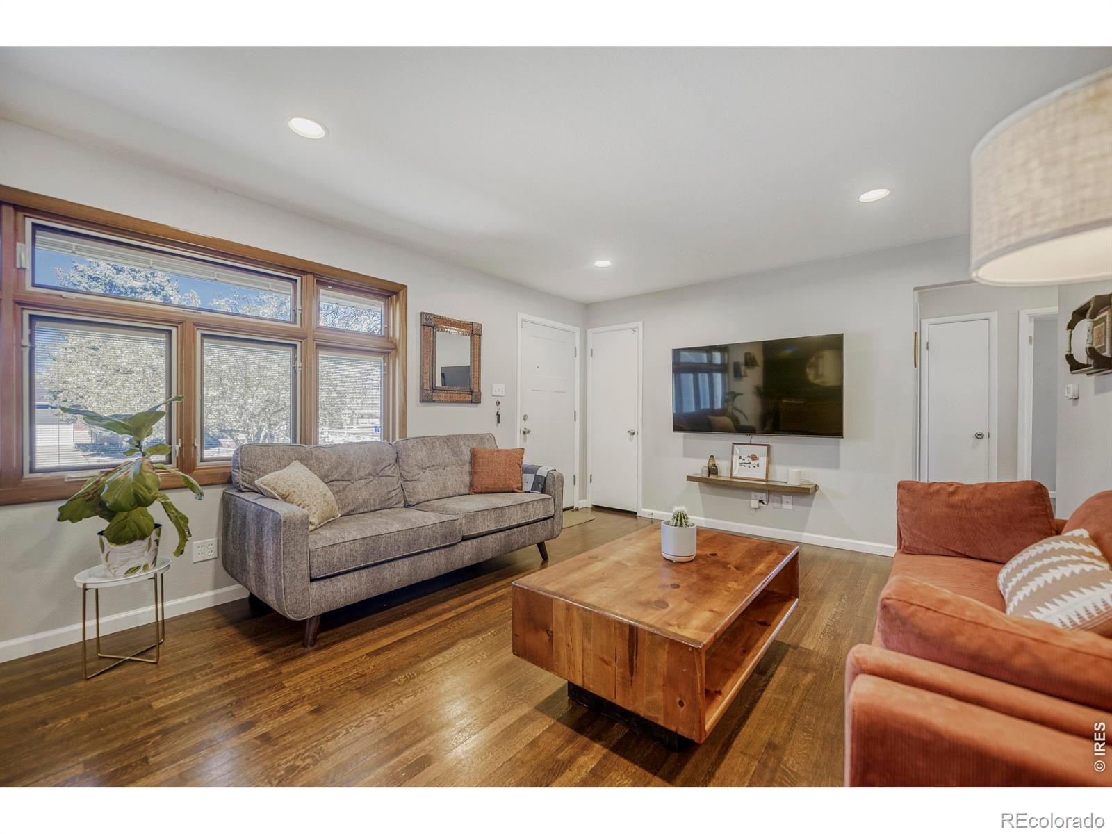 MLS Image #7 for 11520 e 2nd avenue,aurora, Colorado