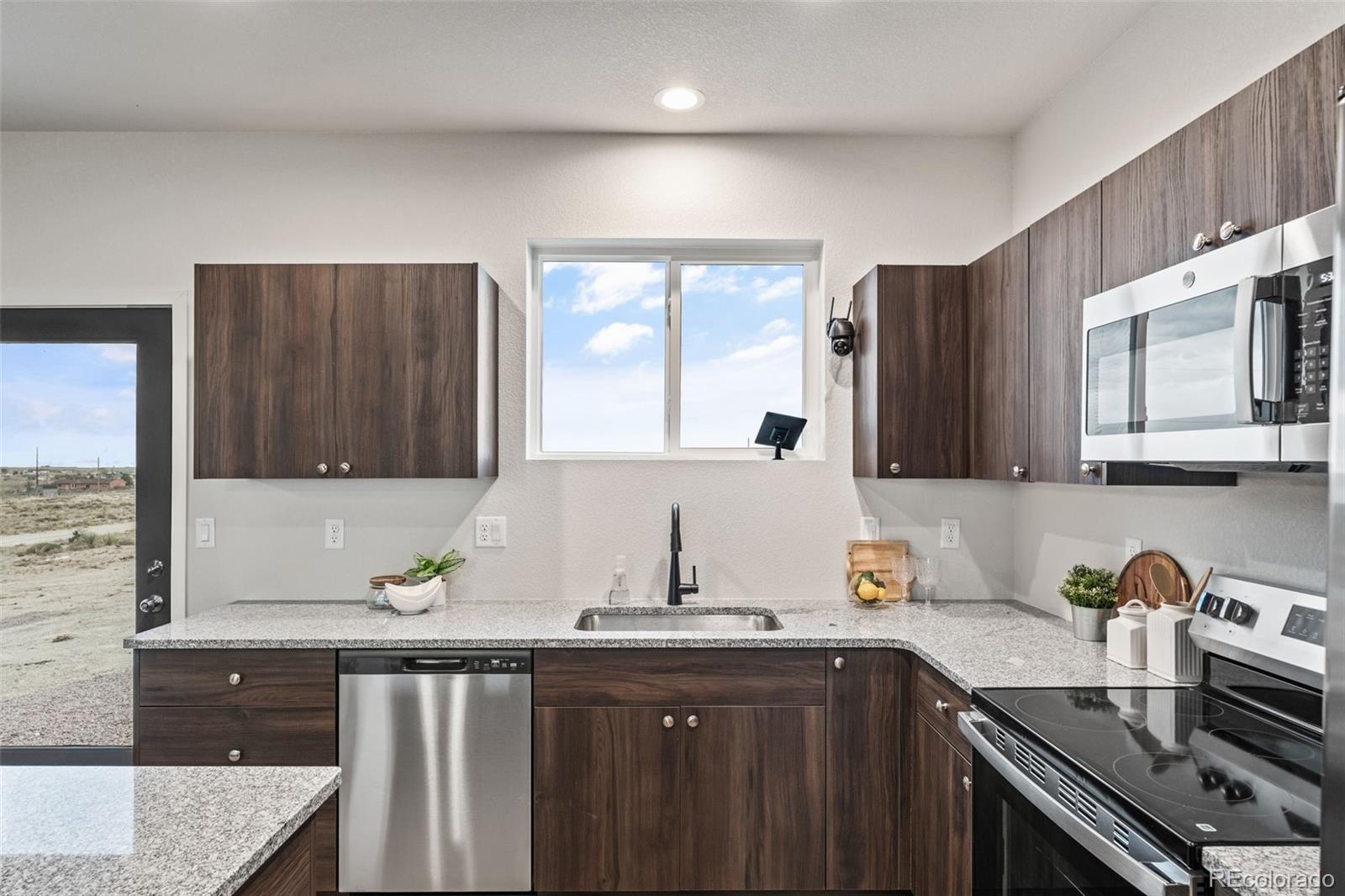 MLS Image #13 for 916 e platteville boulevard,pueblo, Colorado