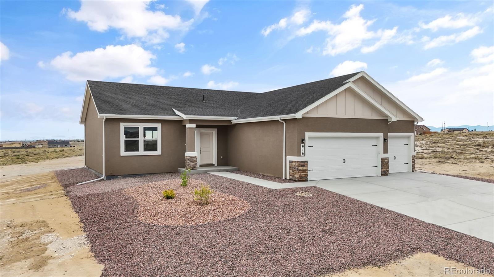 MLS Image #3 for 916 e platteville boulevard,pueblo, Colorado