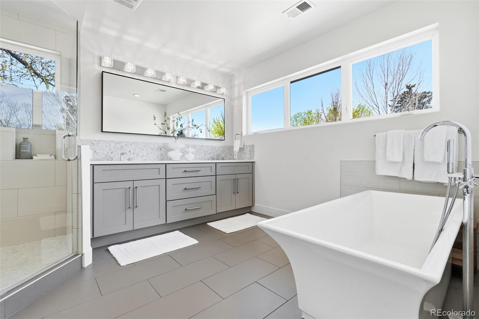 MLS Image #26 for 2379  ivanhoe street,denver, Colorado