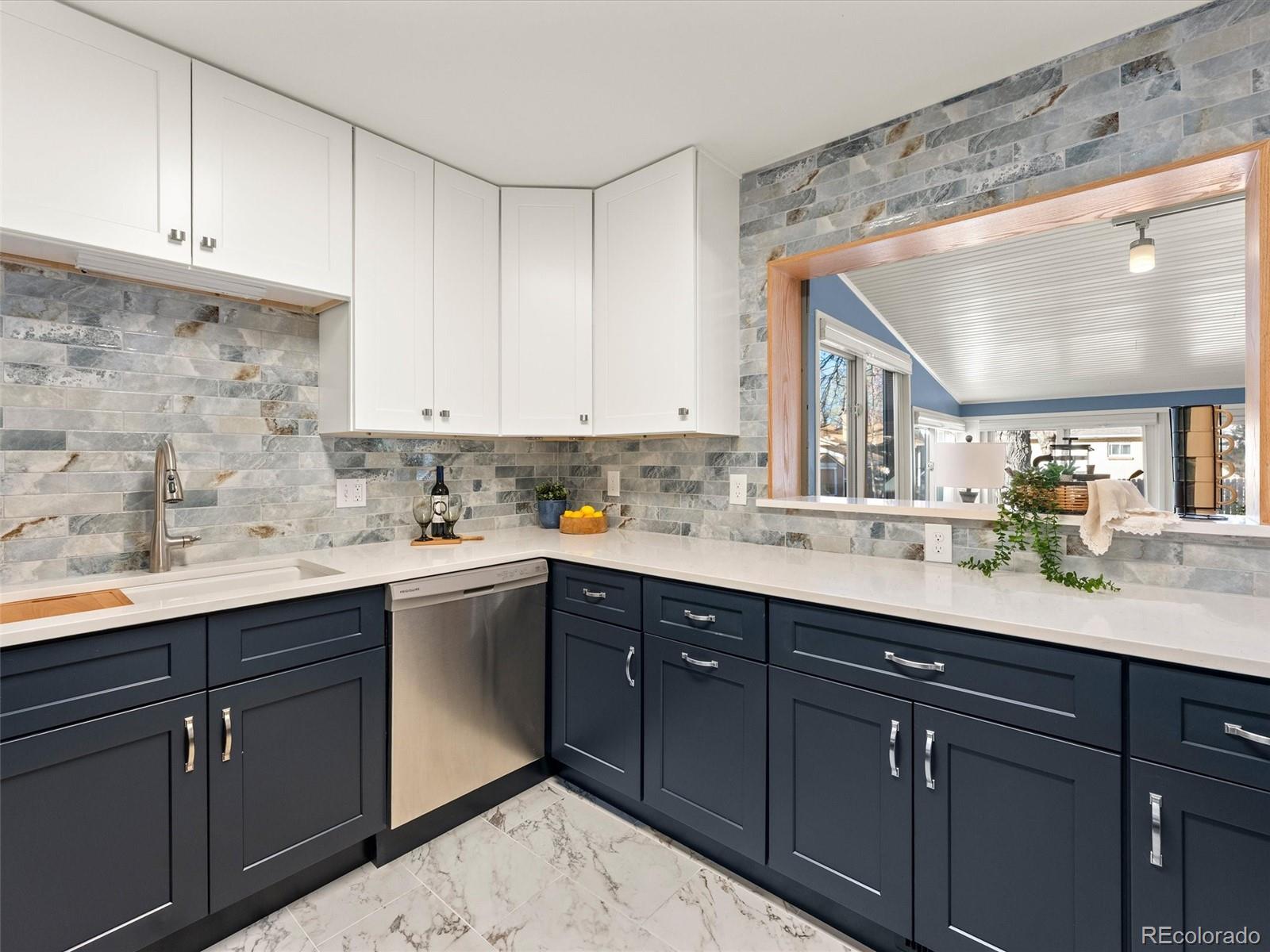 MLS Image #10 for 3173 s vrain street,denver, Colorado