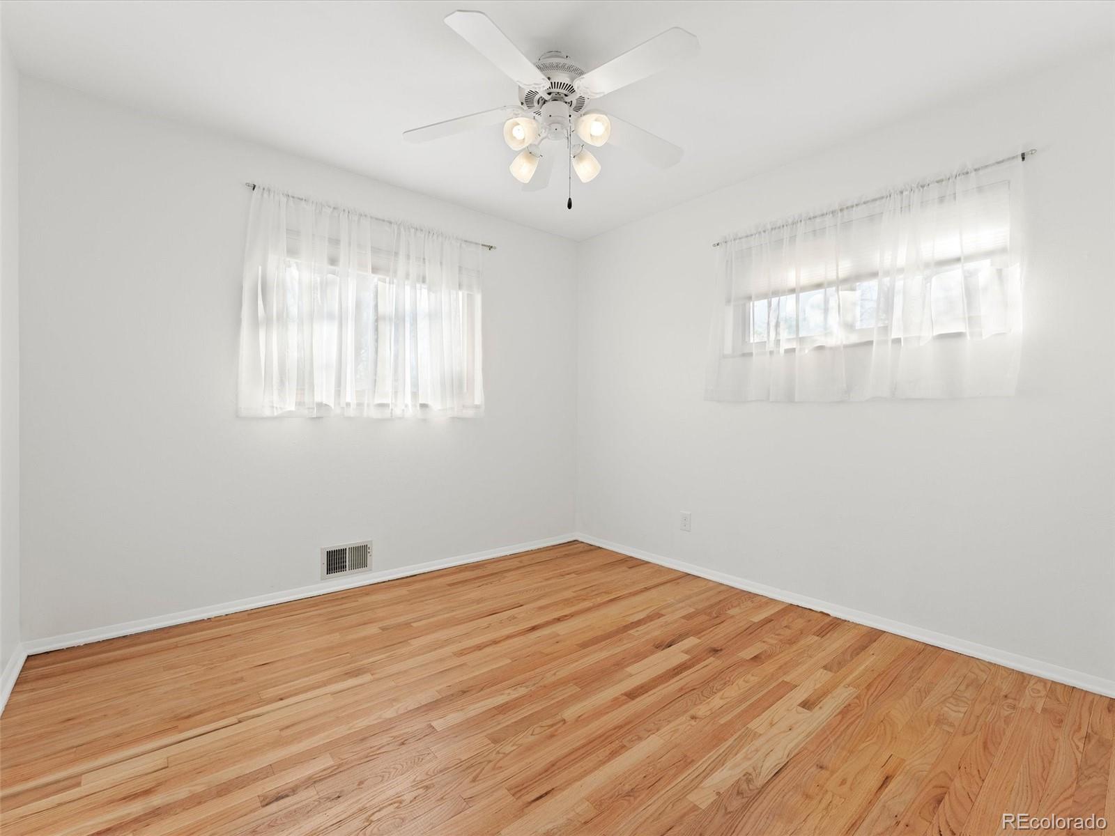 MLS Image #18 for 3173 s vrain street,denver, Colorado