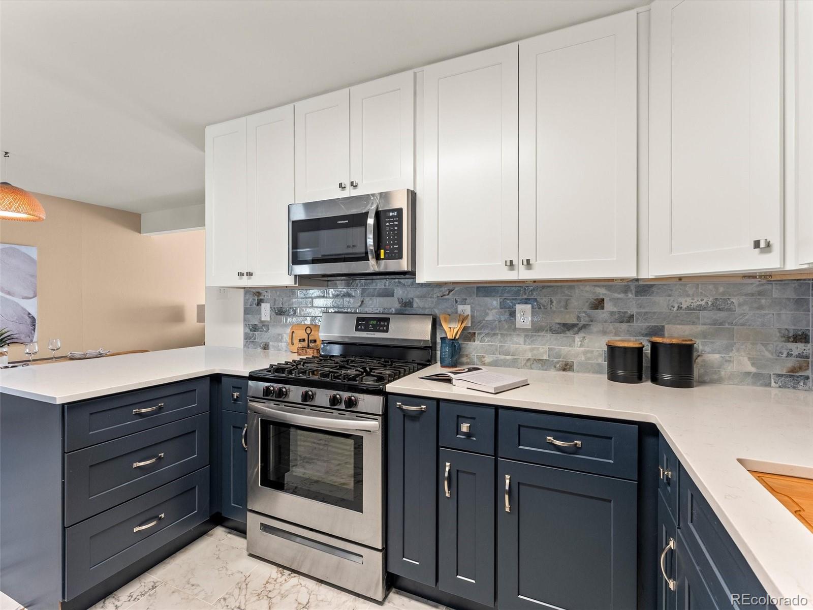 MLS Image #9 for 3173 s vrain street,denver, Colorado