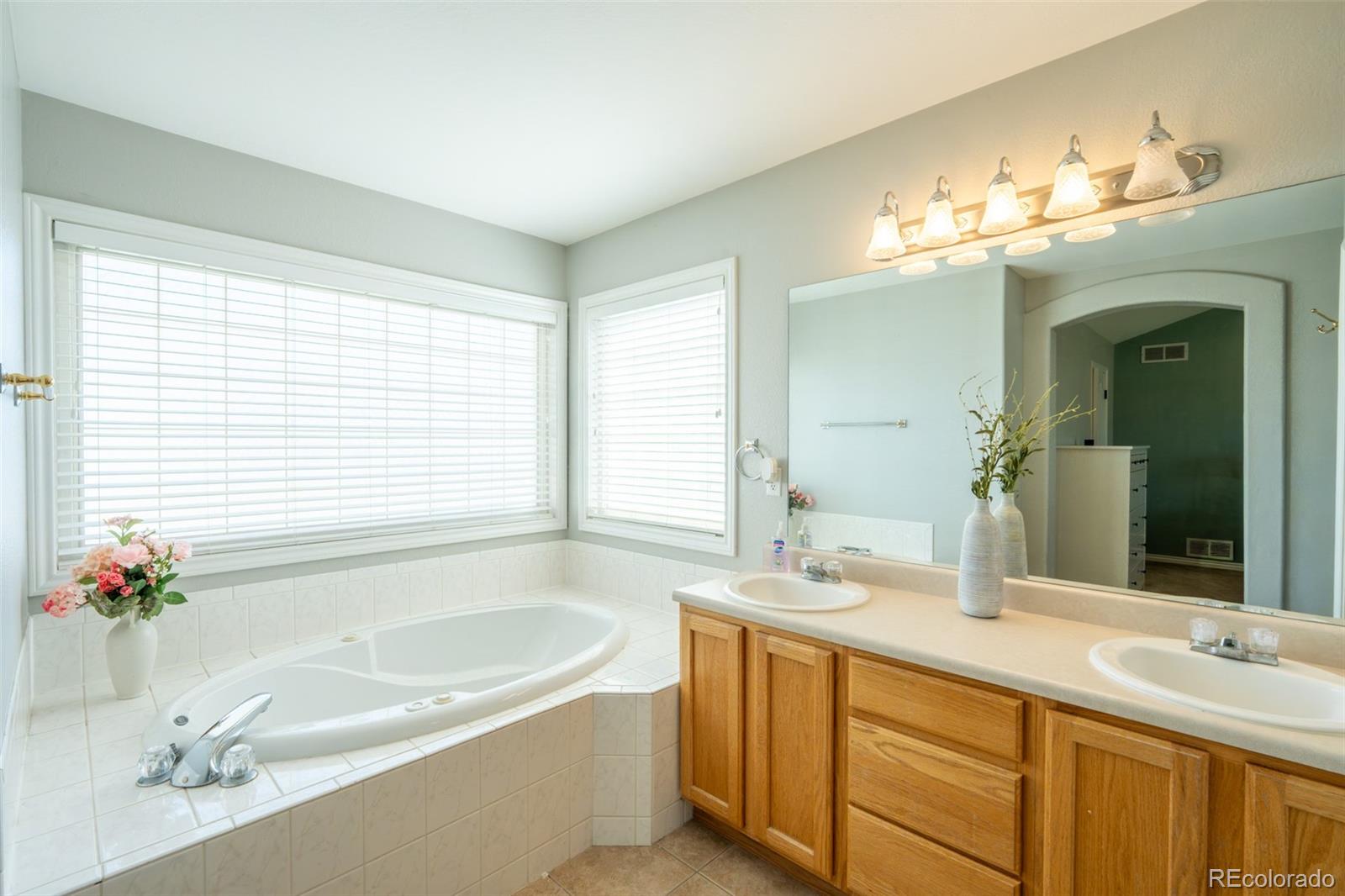MLS Image #12 for 905  pawnee street,strasburg, Colorado