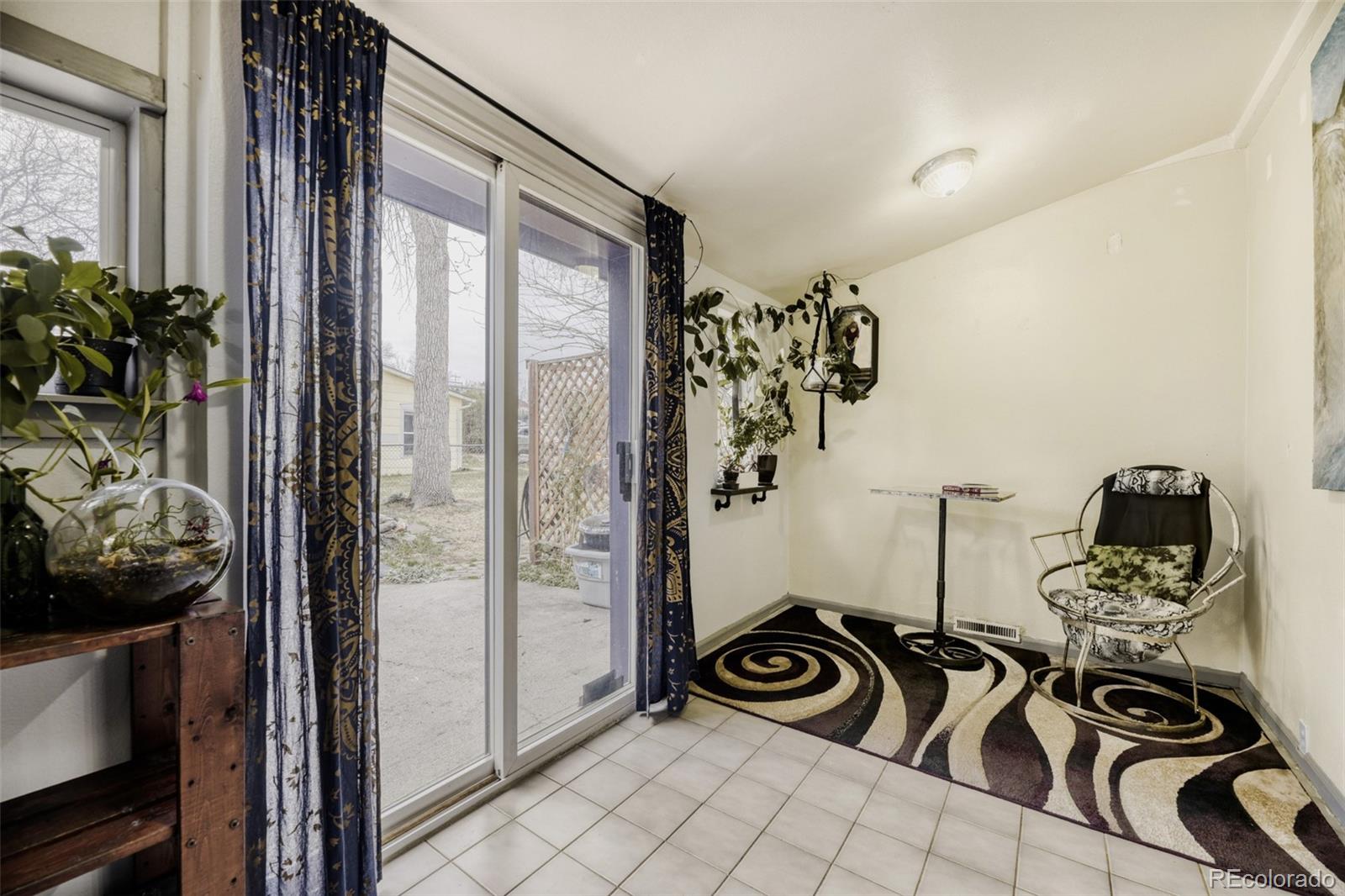 MLS Image #4 for 3734 s king street,denver, Colorado